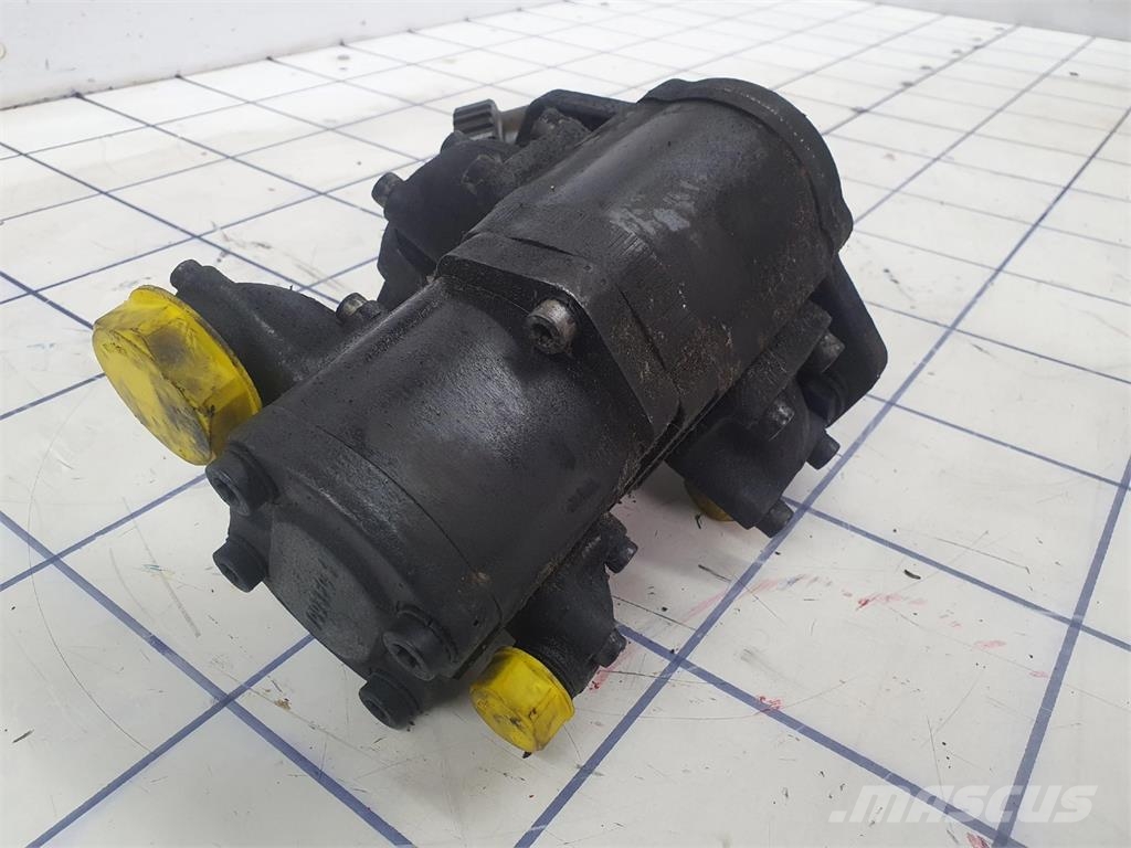 Liebherr LTM 1060/2 TWO-STAGE PUMP Части и оборудване за кранове