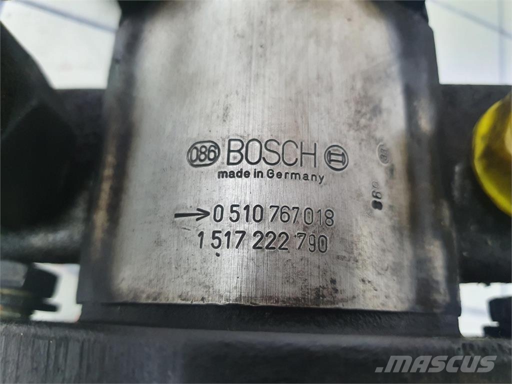 Liebherr LTM 1060/2 TWO-STAGE PUMP Части и оборудване за кранове