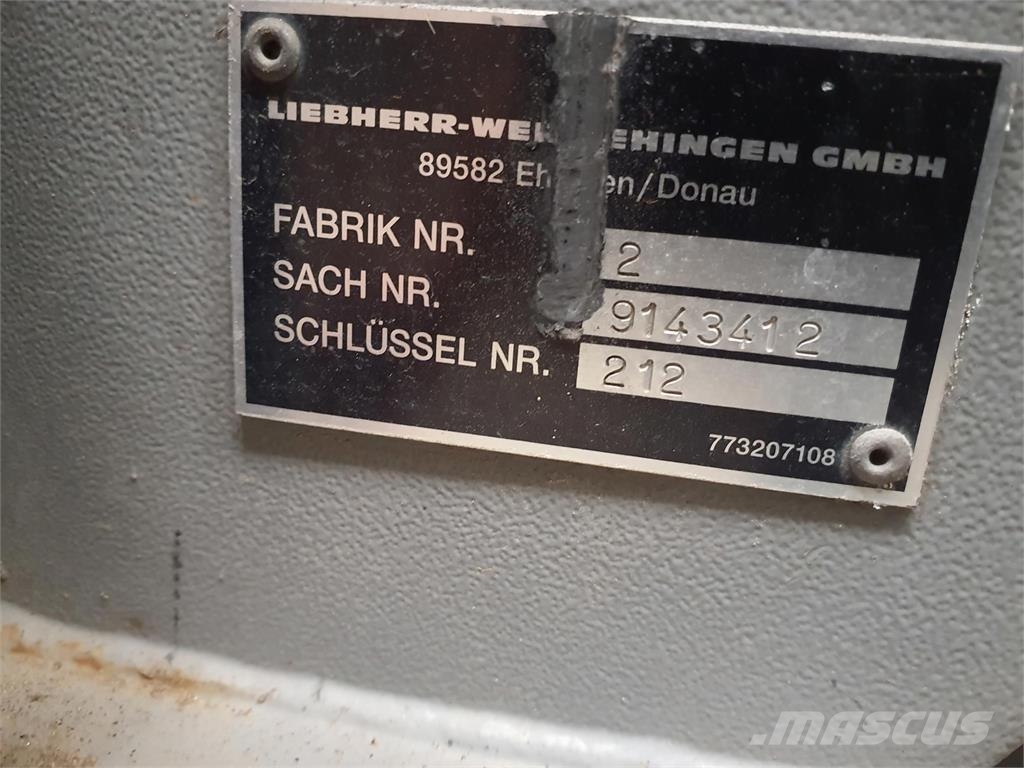 Liebherr LTM 1060-2 upper Части и оборудване за кранове