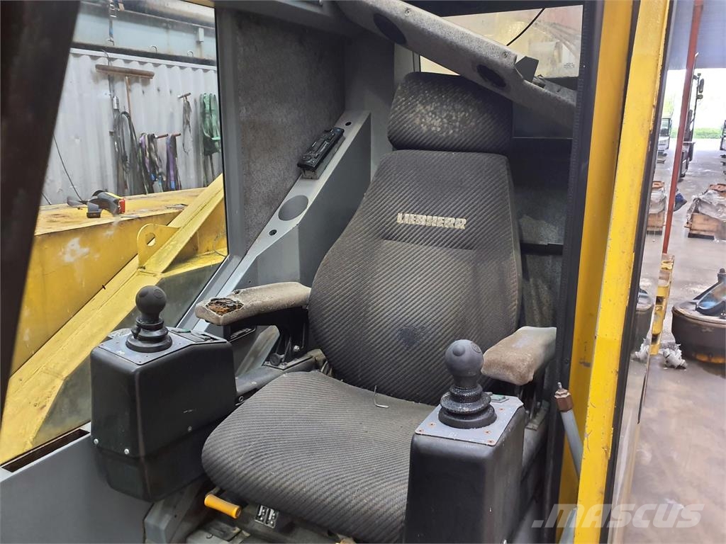 Liebherr LTM 1060-2 upper Части и оборудване за кранове