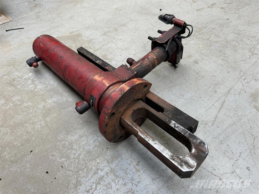 Liebherr LTM 1060 counterweight cylinder Peças e equipamento de gruas