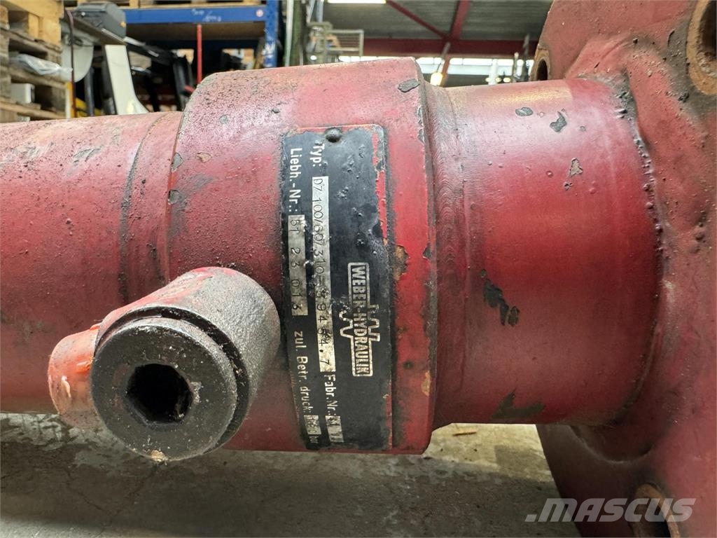 Liebherr LTM 1060 counterweight cylinder Peças e equipamento de gruas