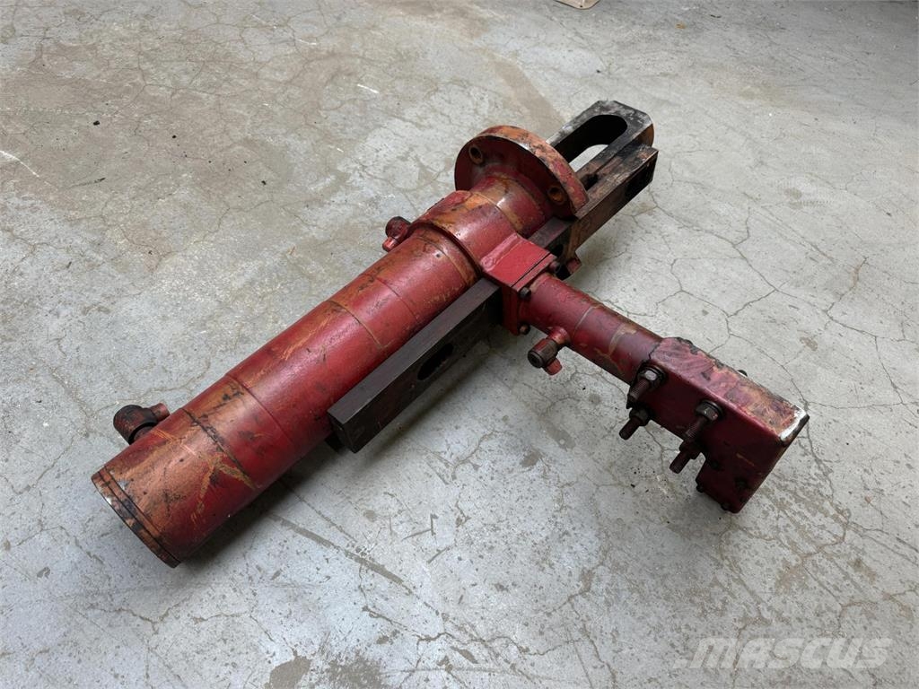 Liebherr LTM 1060 counterweight cylinder Peças e equipamento de gruas
