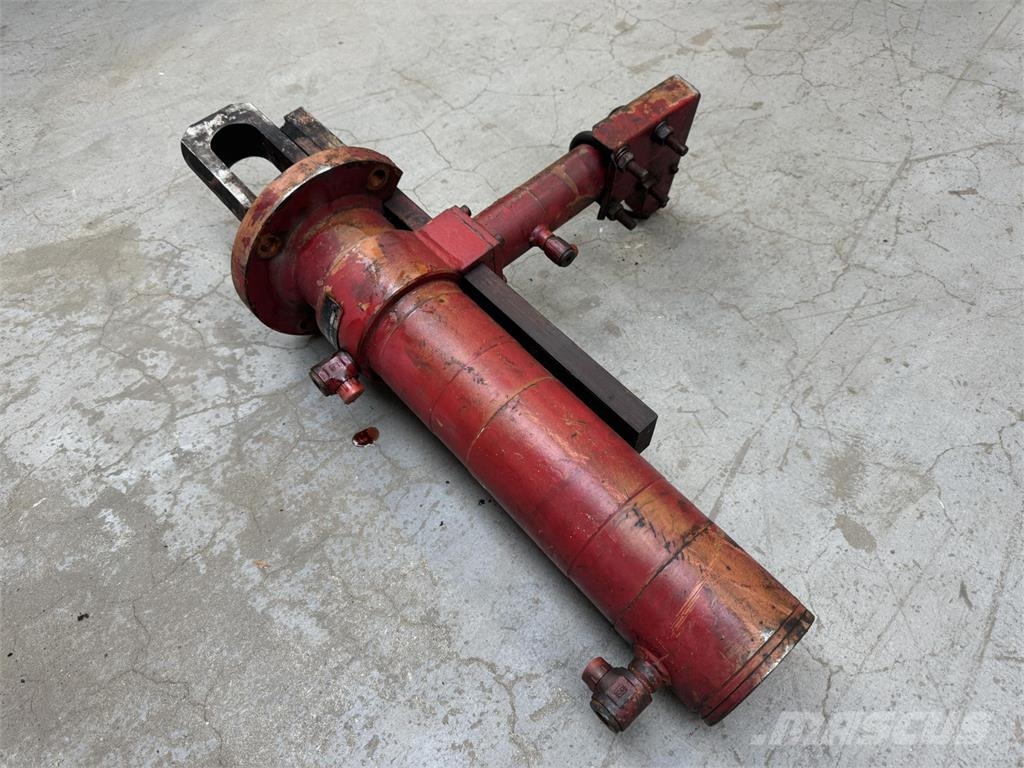 Liebherr LTM 1060 counterweight cylinder Peças e equipamento de gruas
