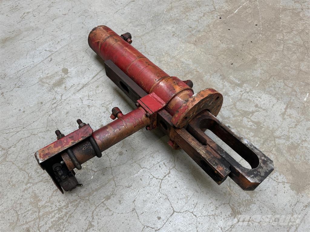 Liebherr LTM 1060 counterweight cylinder Peças e equipamento de gruas