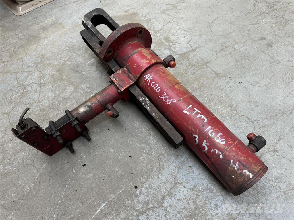 Liebherr LTM 1060 counterweight cylinder Peças e equipamento de gruas