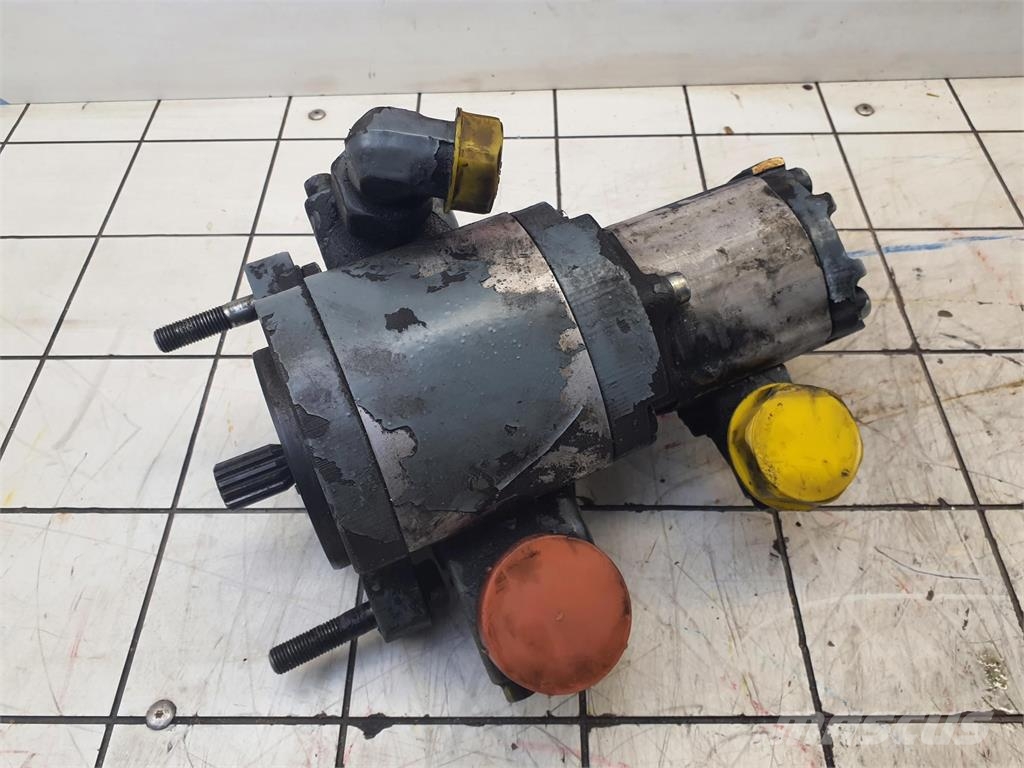 Liebherr LTM 1060 dual gear pump Peças e equipamento de gruas