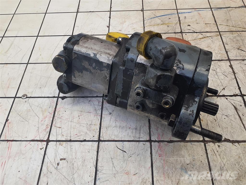 Liebherr LTM 1060 dual gear pump Peças e equipamento de gruas