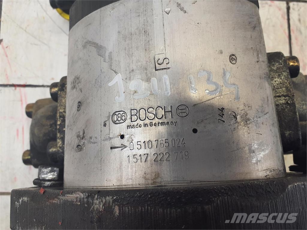 Liebherr LTM 1060 dual gear pump Peças e equipamento de gruas