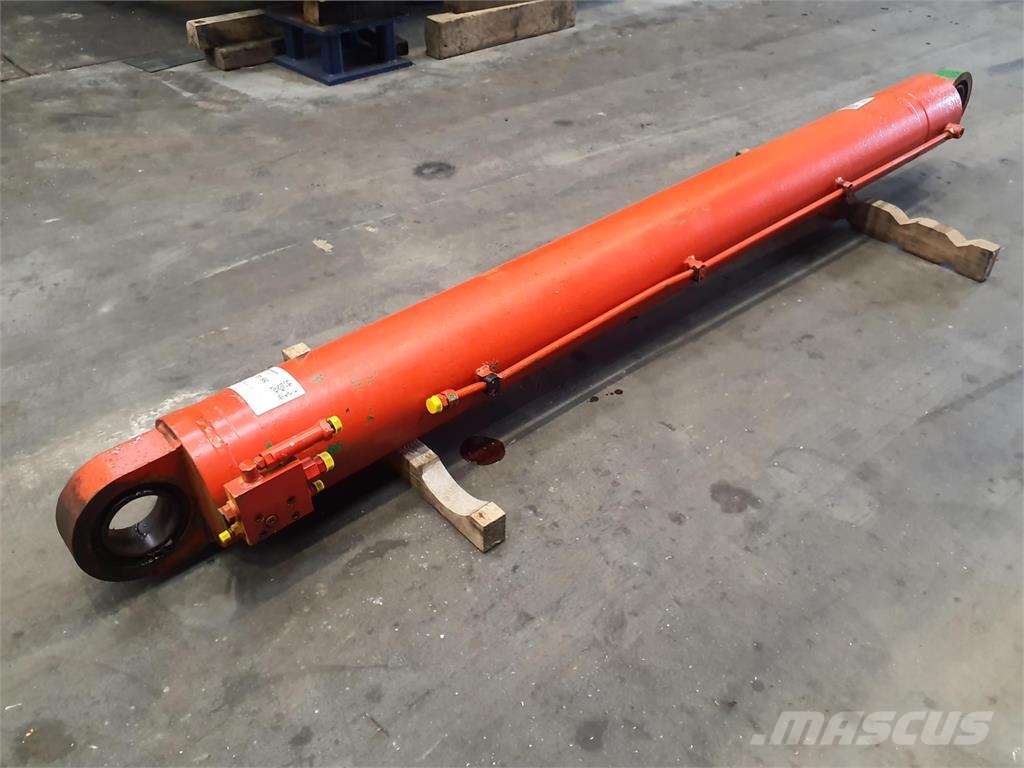 Liebherr LTM 1060 luffing cylinder أجزاء ومعدات رافعات
