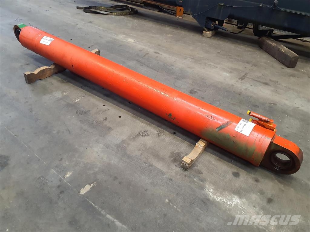 Liebherr LTM 1060 luffing cylinder أجزاء ومعدات رافعات