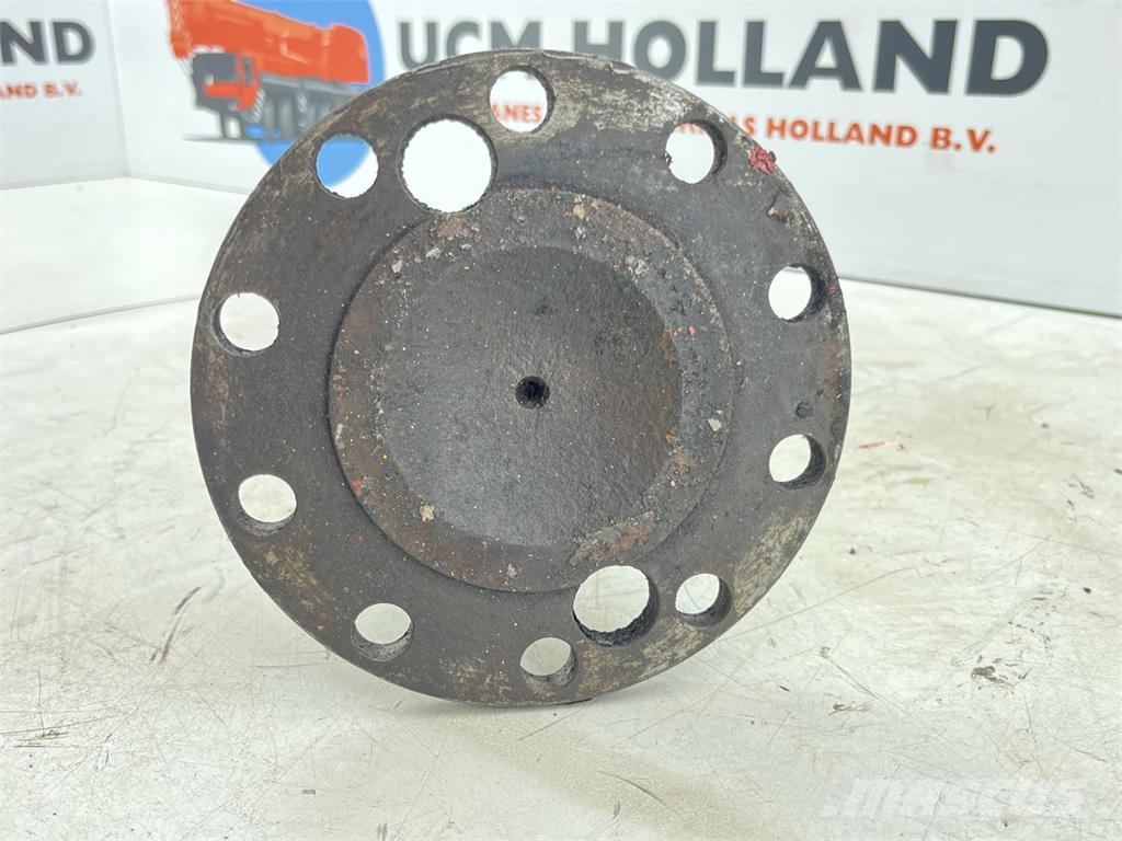 Liebherr LTM 1060 mid differential 13x35 axle 3 Части и оборудване за кранове