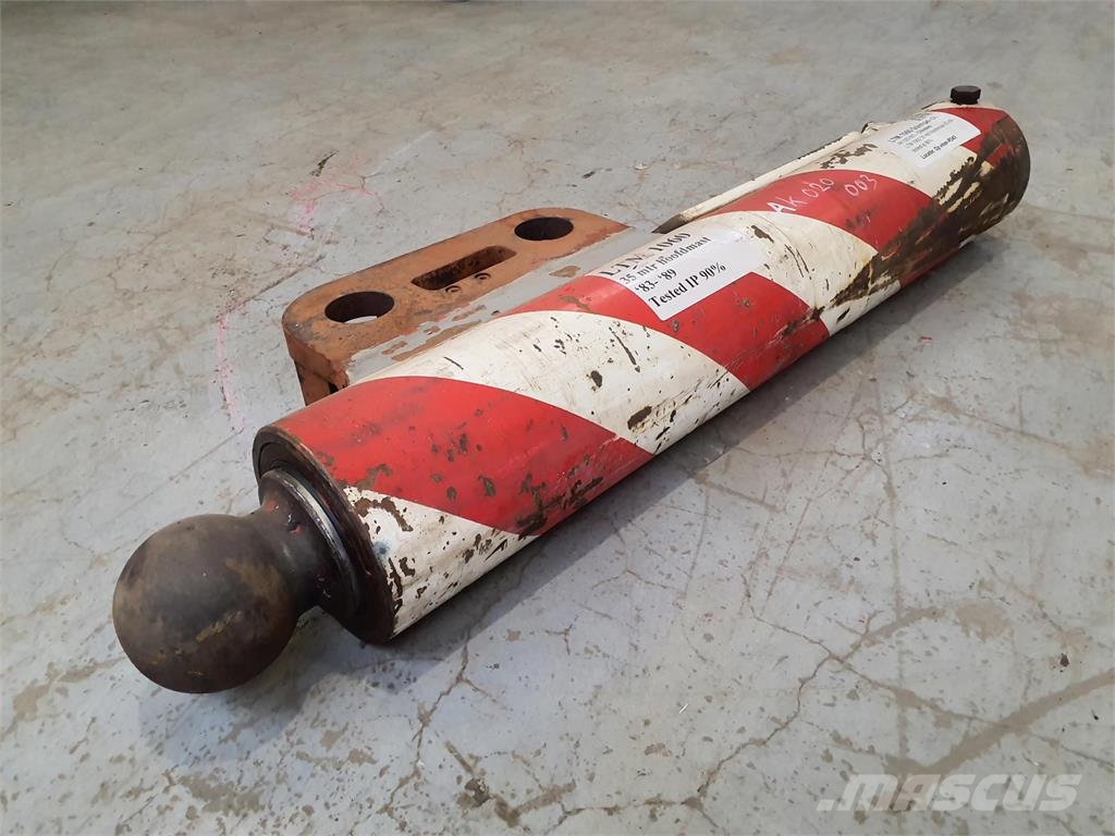 Liebherr LTM 1060 outrigger cylinder Части и оборудване за кранове