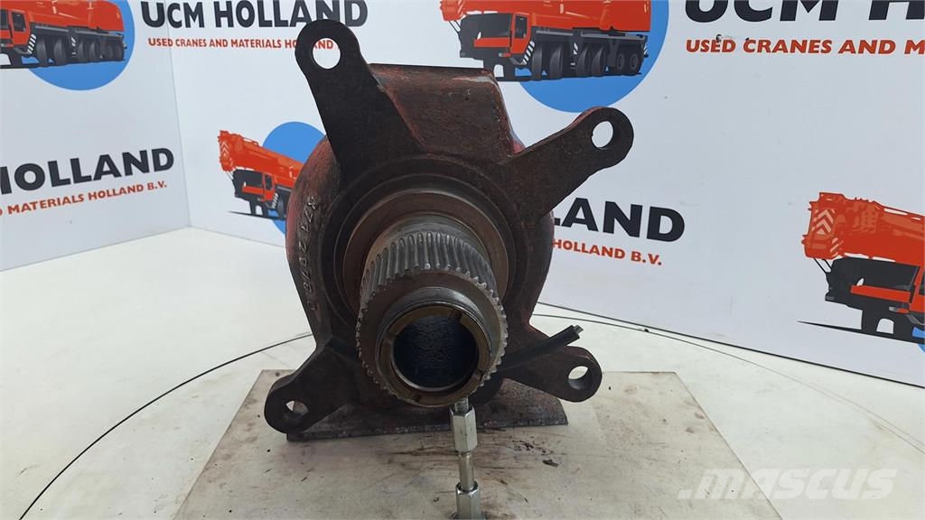 Liebherr LTM 1060 Steering knuckle axle 1 Ejes