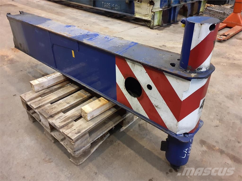 Liebherr LTM 1070-4.2 outrigger rear Kran deler og utstyr