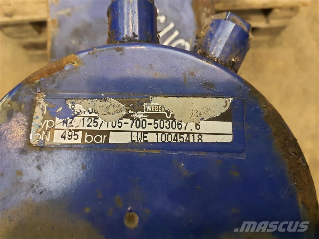 Liebherr LTM 1070-4.2 outrigger rear Kran deler og utstyr