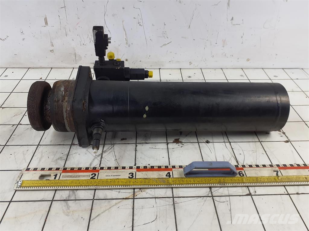 Liebherr LTM 1080-1 counterweight cylinder Части и оборудване за кранове