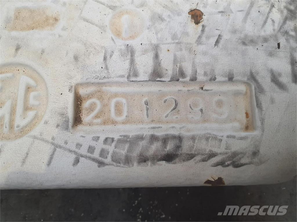 Liebherr LTM 1080-1 counterweight 0,8T Части и оборудване за кранове