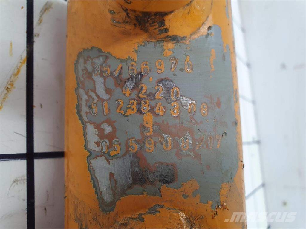 Liebherr LTM 1080/1 slew blocking pin Части и оборудване за кранове
