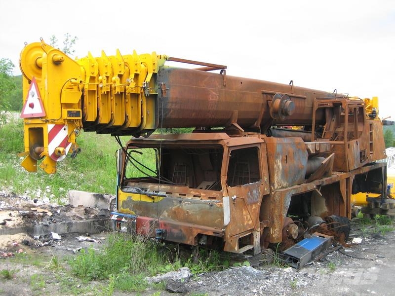 Liebherr LTM 1090/2 for parts Mobiilinosturit