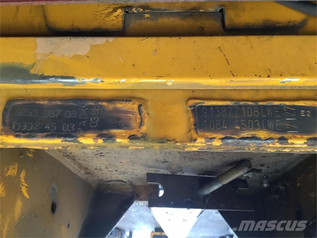 Liebherr LTM 1090/2 telescopic head section 5 Kran deler og utstyr
