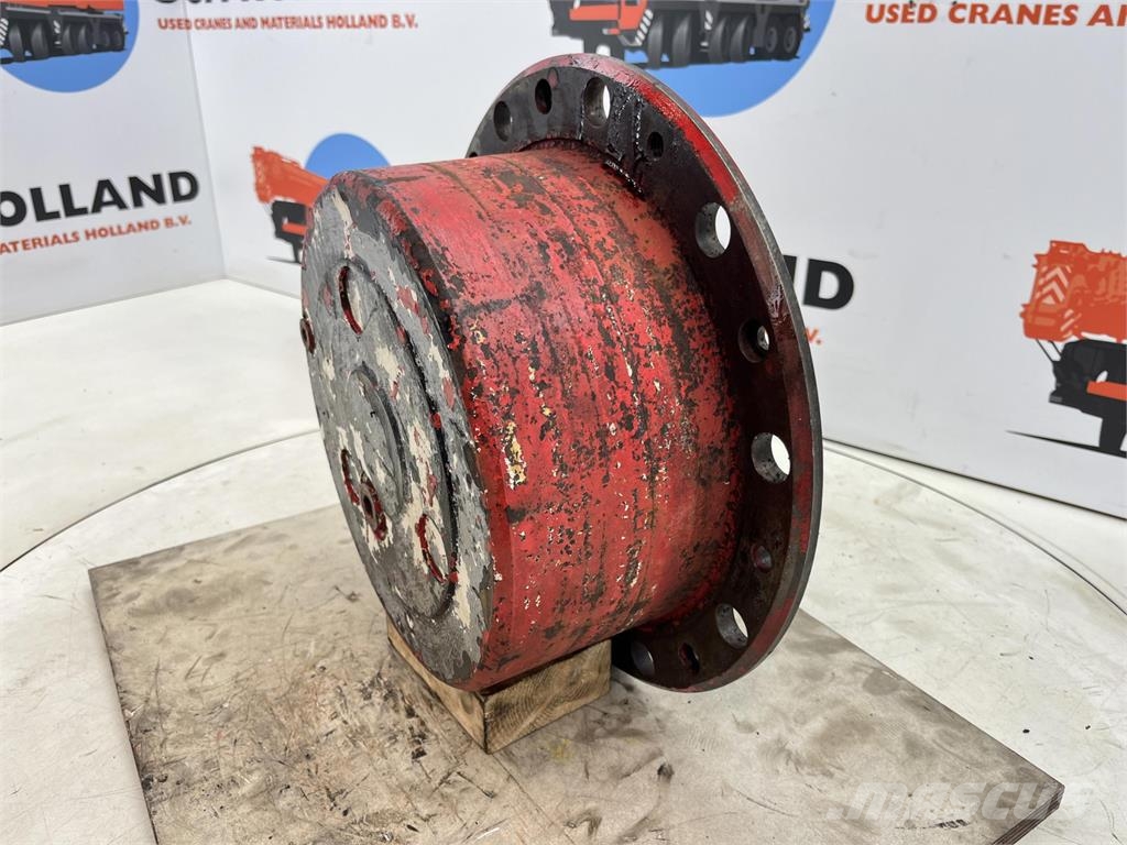 Liebherr LTM 1090 planetary gear 22-25-74-40-3pl-H135-46 轴