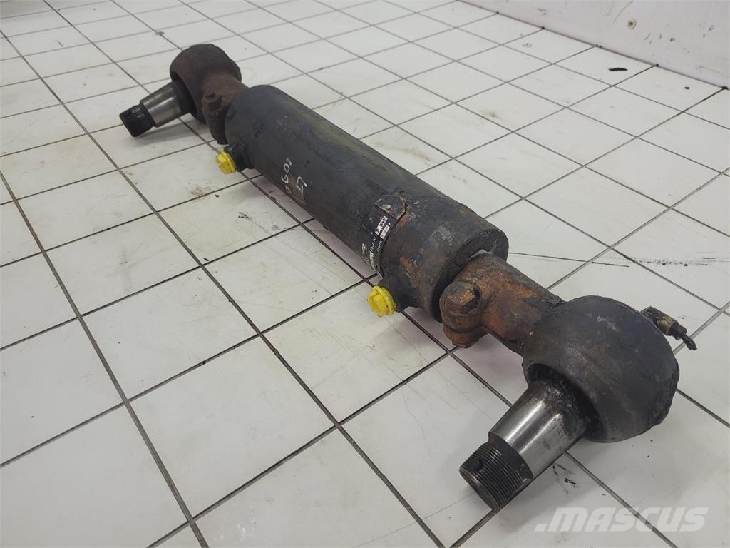Liebherr LTM 1090 steering cylinder Piezas y equipos para grúas