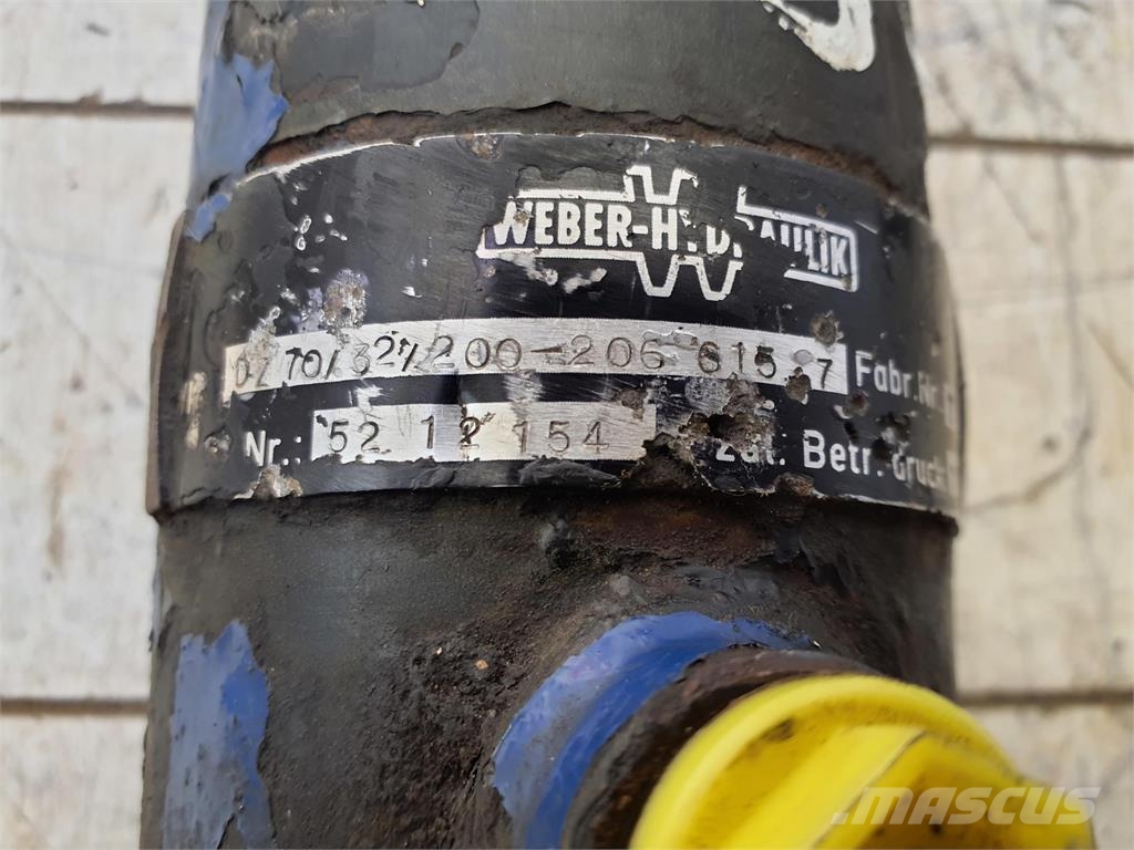 Liebherr LTM 1090 steering cylinder Piezas y equipos para grúas