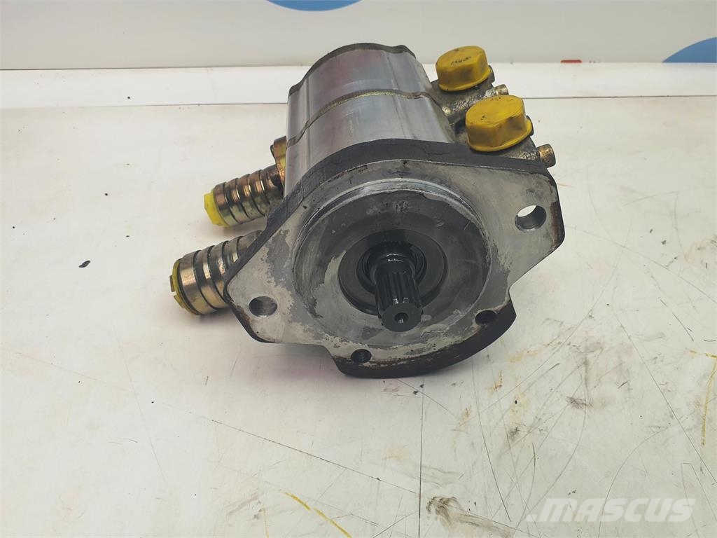 Liebherr LTM 1100-4.1 two-stage pump أجزاء ومعدات رافعات