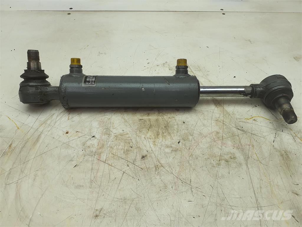 Liebherr LTM 1130-5.1 steering cylinder axle 4 Kran deler og utstyr