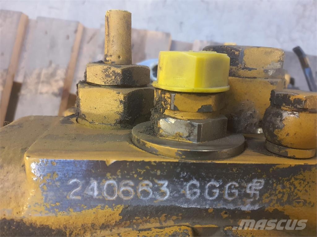 Liebherr LTM 1140 hydraulic pump set Delovi i oprema za kran