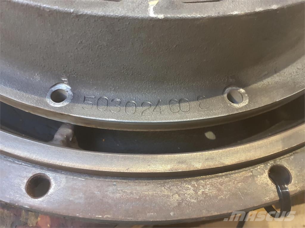 Liebherr LTM 1140 pump distributor gear box Vinç parçalari