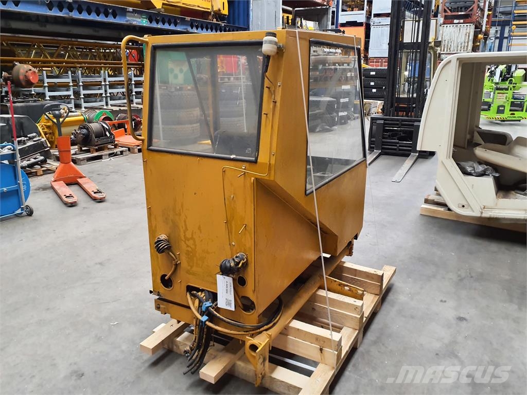 Liebherr LTM 1140 upper cabin Kabinen