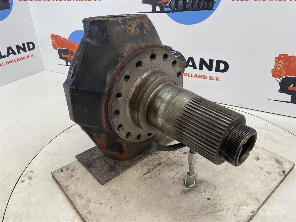 Liebherr LTM 1160/2 Steering knuckle 16 holes axle 4 轴