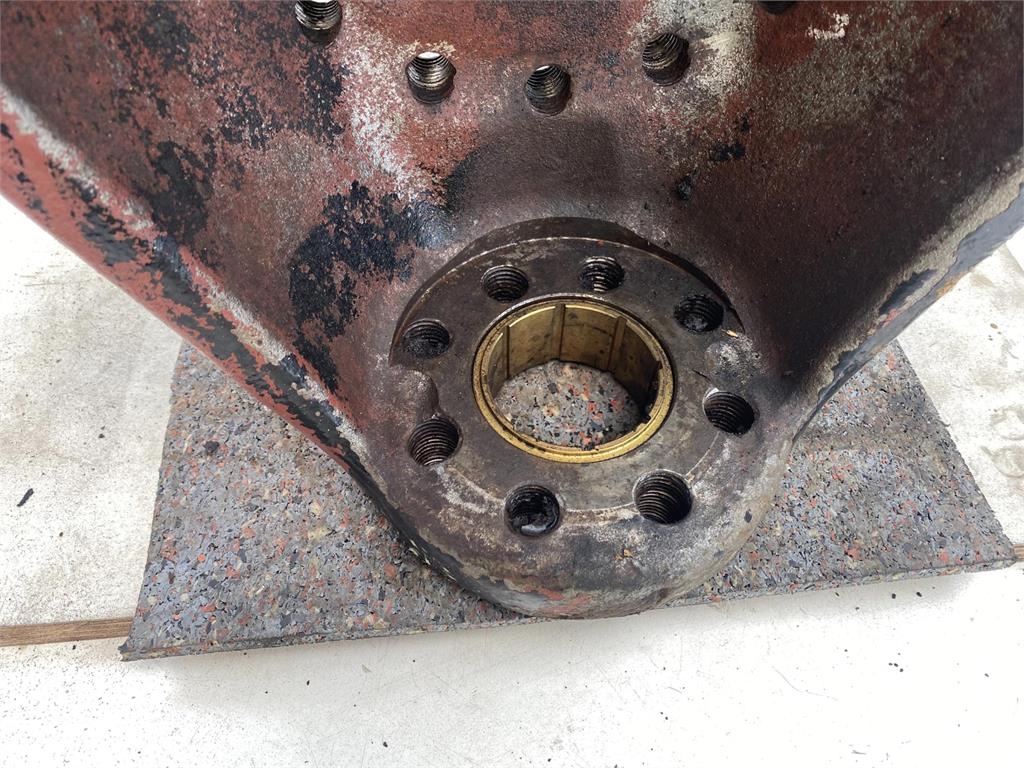 Liebherr LTM 1160/2 Steering knuckle 16 holes axle 4 轴