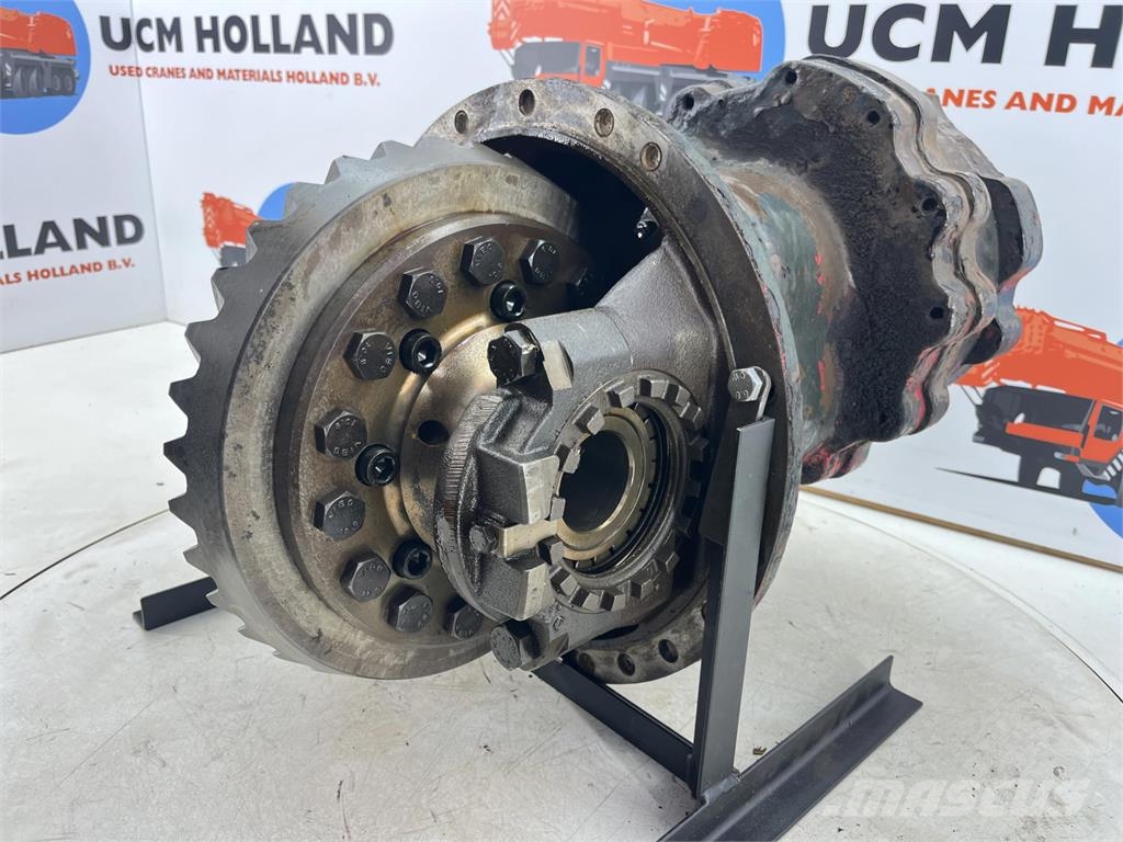 Liebherr LTM 1160 drive through differential 13x35 axle 5 Piezas y equipos para grúas