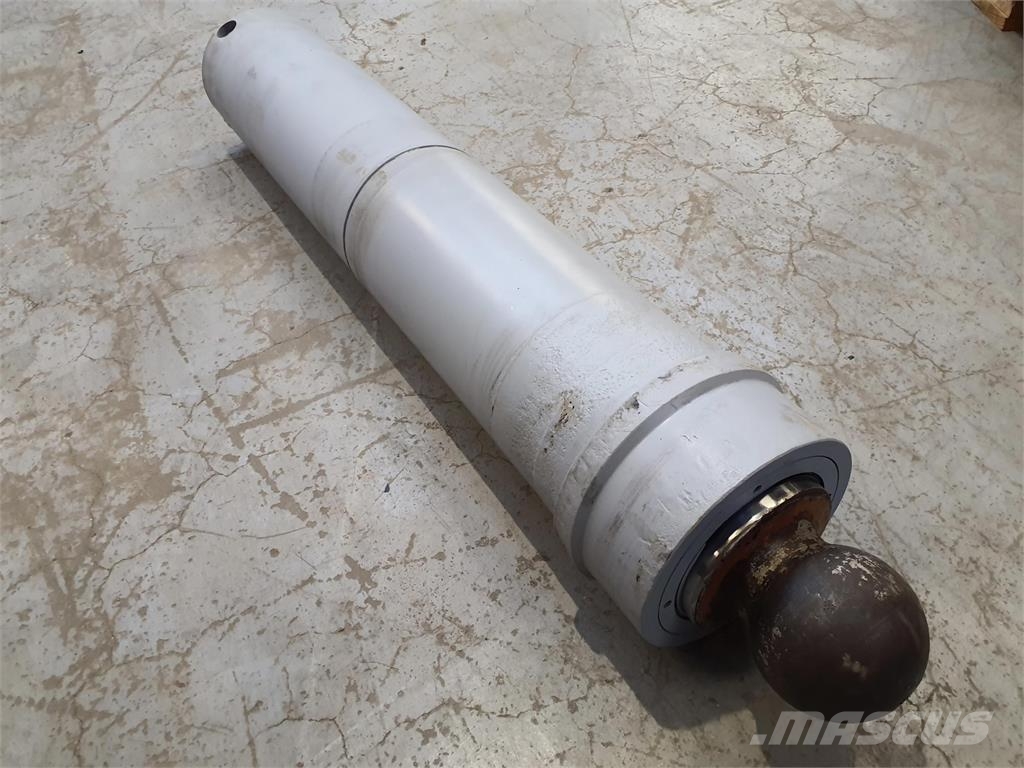 Liebherr LTM 1160 outrigger support cylinder front Εξαρτήματα και εξοπλισμός για γερανούς