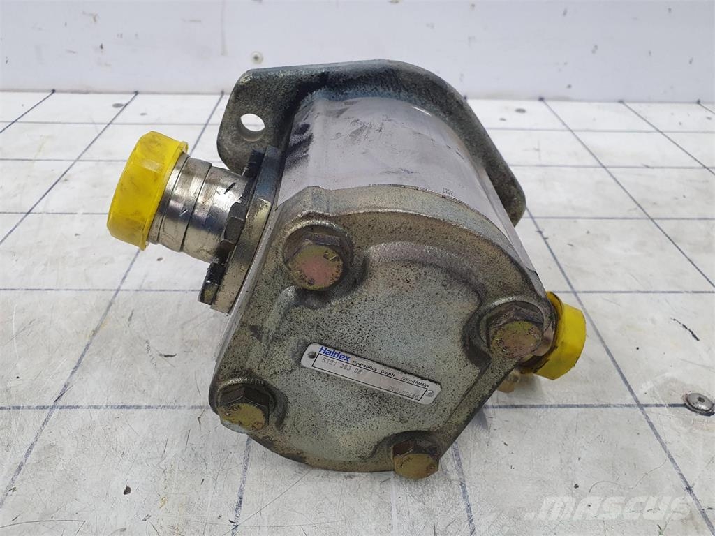 Liebherr LTM 1250-6.1 gear pump Rezervni deli in oprema za dvigala