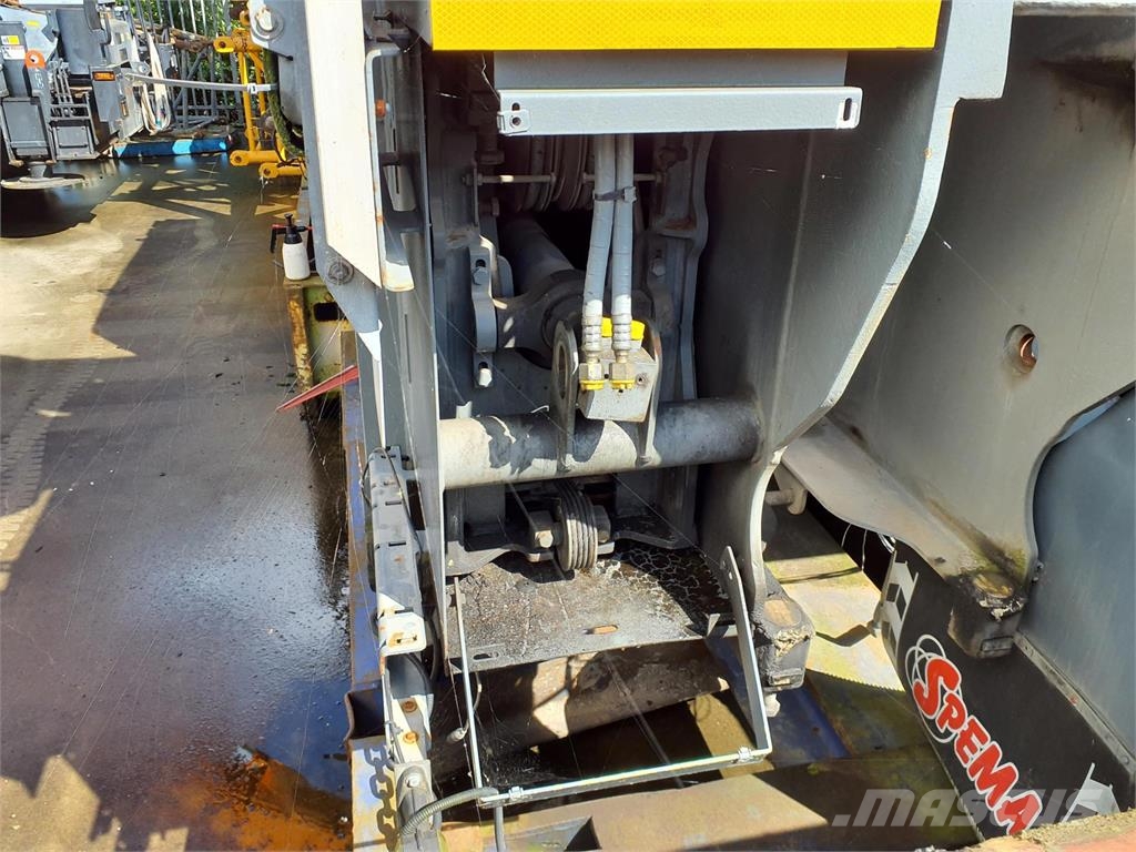 Liebherr LTM 1250-6.1 outrigger beam complete rear Rezervni deli in oprema za dvigala