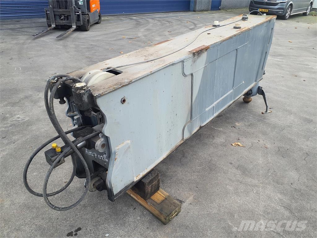 Liebherr LTM 1250-6.1 outrigger beam complete rear Rezervni deli in oprema za dvigala
