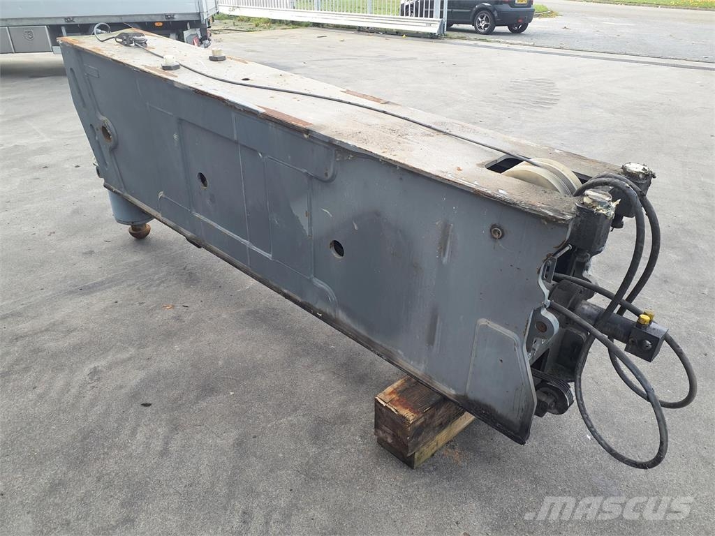 Liebherr LTM 1250-6.1 outrigger beam complete rear Rezervni deli in oprema za dvigala