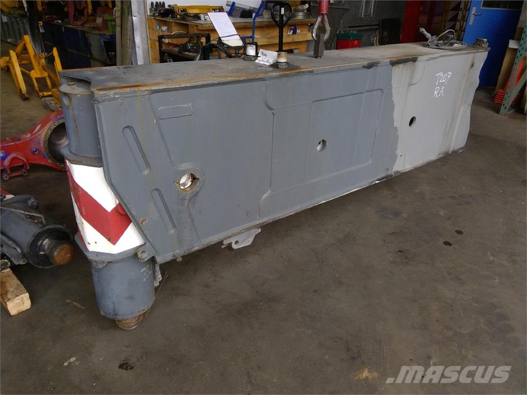 Liebherr LTM 1250-6.1 outrigger beam complete rear Rezervni deli in oprema za dvigala
