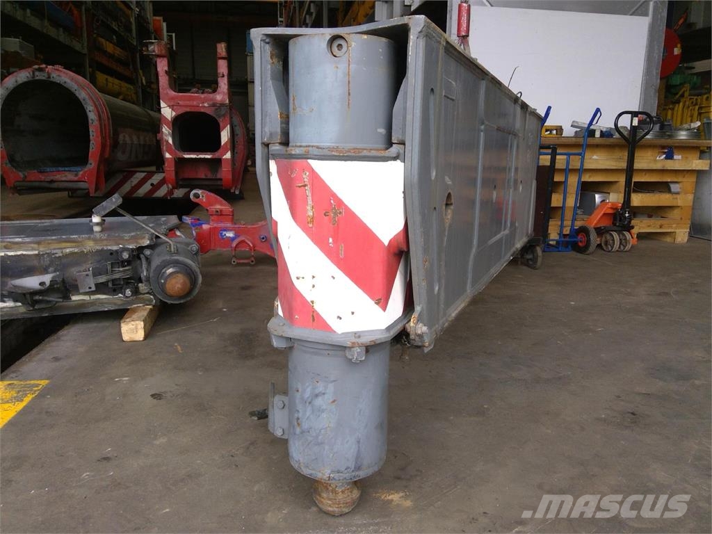 Liebherr LTM 1250-6.1 outrigger beam complete rear Rezervni deli in oprema za dvigala