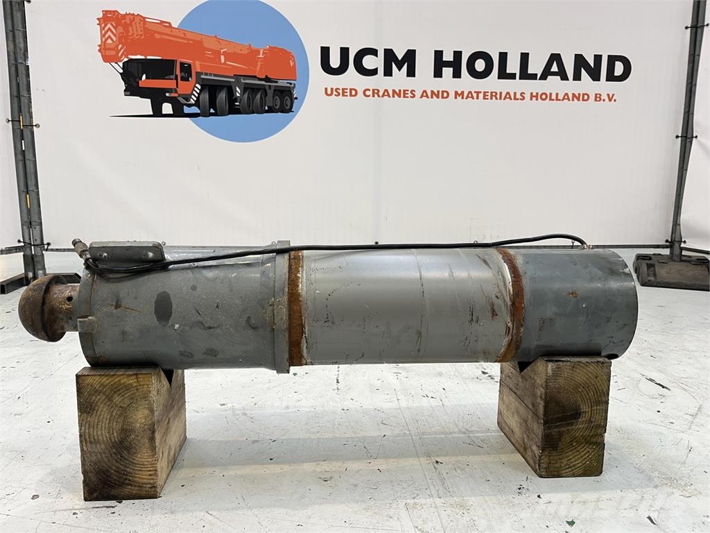 Liebherr LTM 1250-6.1 SUPPORT CYLINDER Kran-Teile und Zubehör