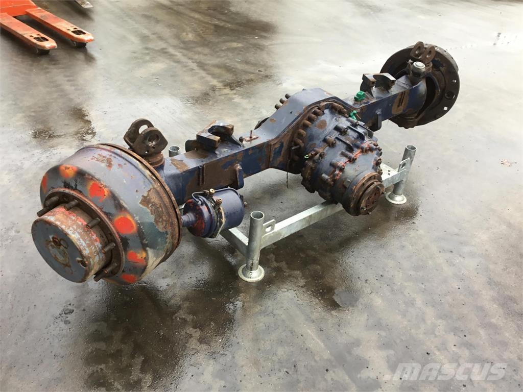 Liebherr LTM 1300 axle 3 轴