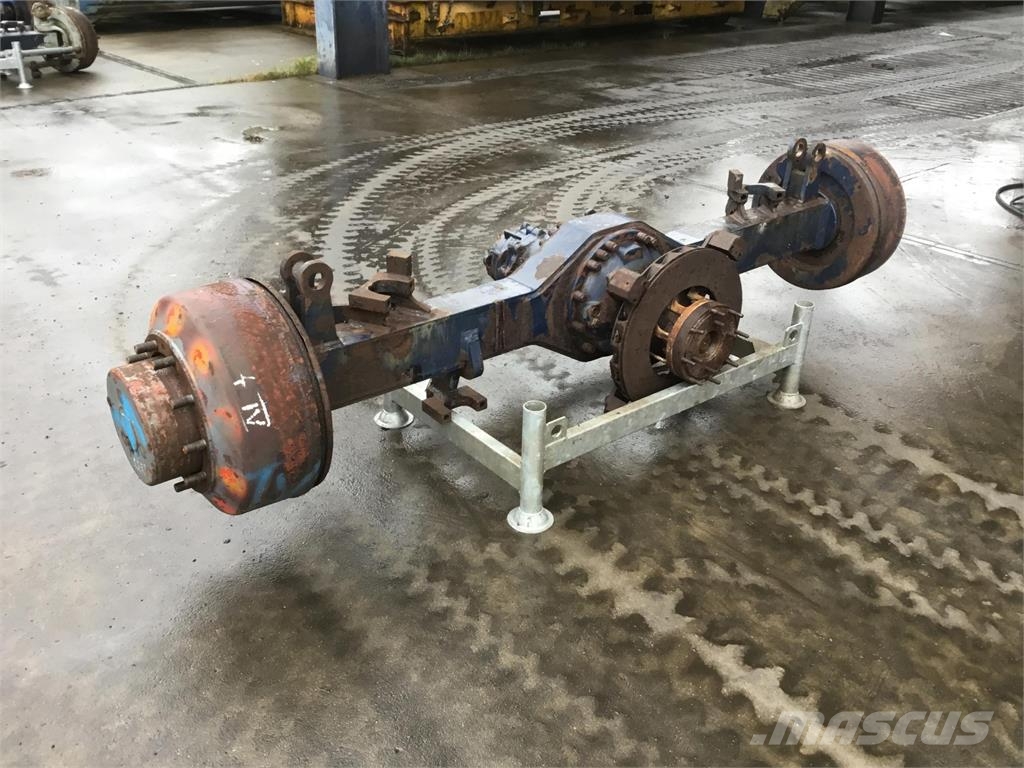 Liebherr LTM 1300 axle 4 轴
