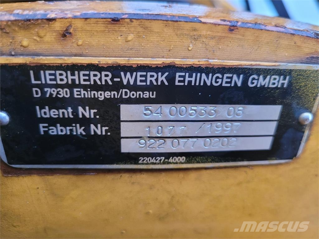 Liebherr LTM 1300 luffing jib winch with frame Kran deler og utstyr