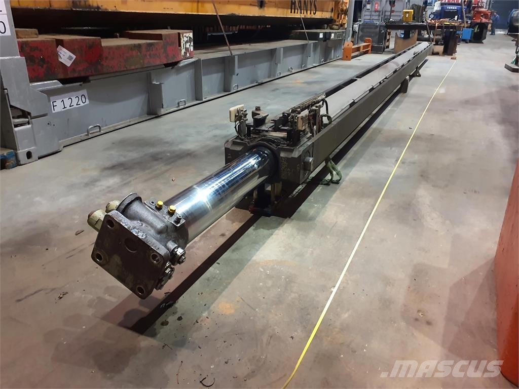 Liebherr LTM 1400-7.1 Telescopic cylinder Rezervni deli in oprema za dvigala