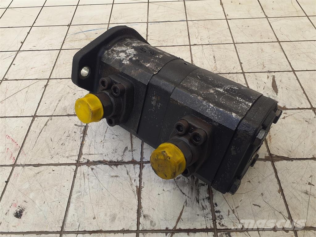 Liebherr LTM 1400-7.1 two stage pump Rezervni deli in oprema za dvigala