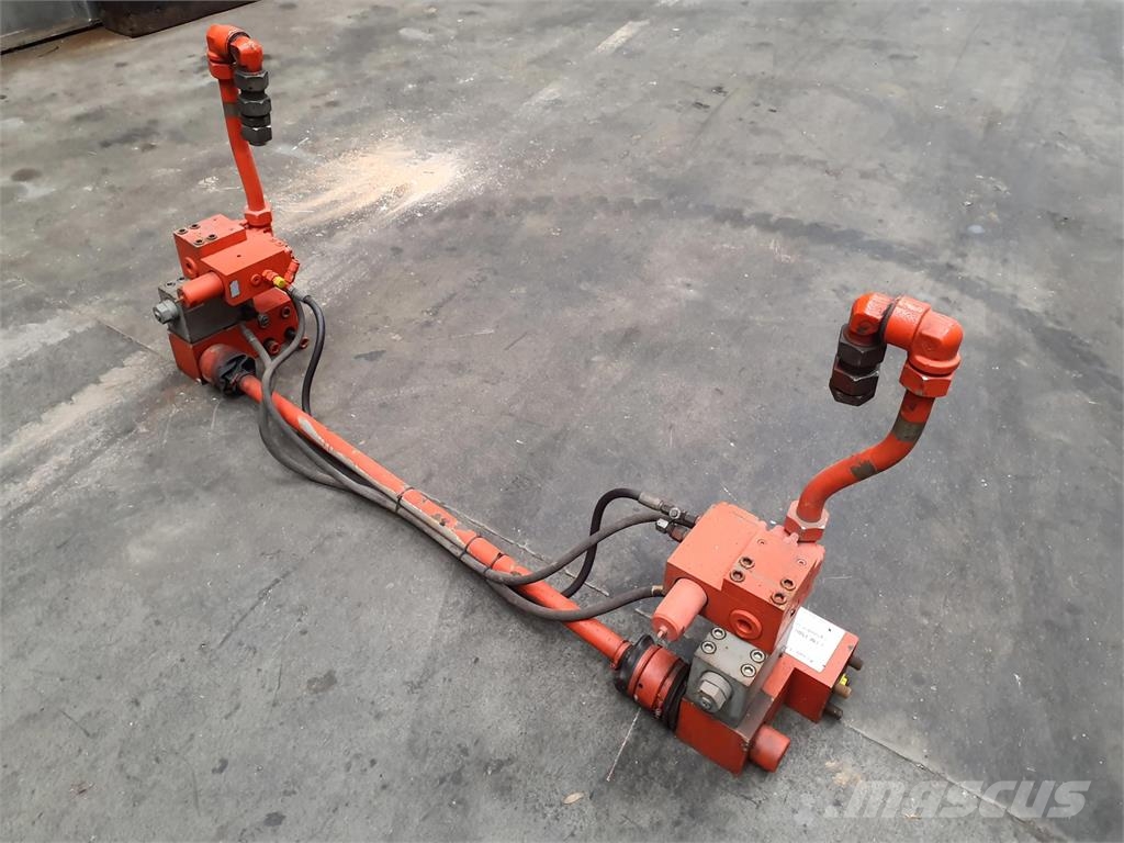 Liebherr LTM 1500 cylinder connection Запчасти для кранов